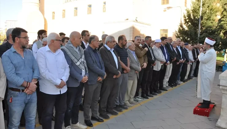 Mardin’de Yahya Sinvar için Gıyabi Cenaze Namazı Kılındı